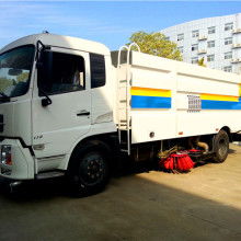 環(huán)衛(wèi)車 城市清潔的默默守護(hù)者